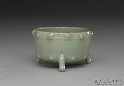 图片[2]-Tripod incense burner with celadon glaze, Longquan ware, Yuan to Ming dynasty-China Archive